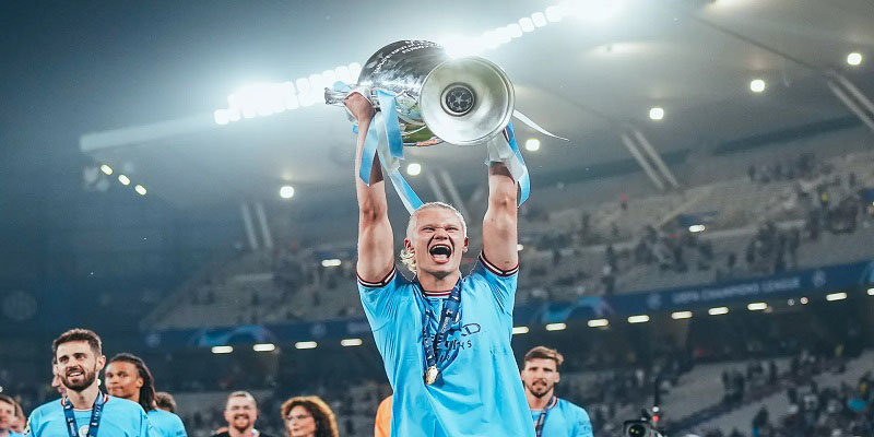 Tiền đạo đóng vai trò chủ chốt trong chiến dịch Champions League