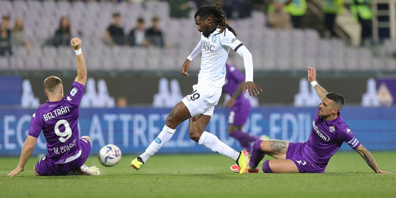 Soi kèo Fiorentina vs Napoli chi tiết